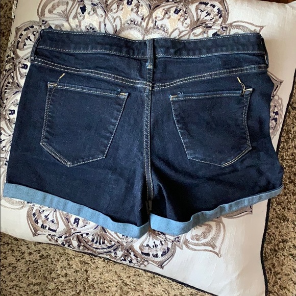 Dark denim shorts - Picture 2 of 5